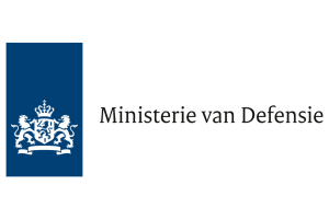 Het logo van het Nederlandse Ministerie van Defensie bestaat uit een blauwe rechthoek met een wit embleem van een gekroonde leeuw. De Nederlandse tekst ernaast luidt Ministerie van Defensie, aangevuld met een Opleidingsoverzicht om opleidingstrajecten binnen het ministerie te begeleiden.